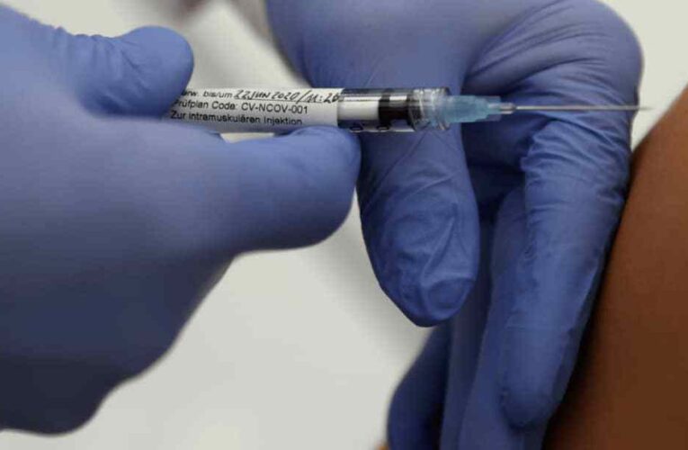 Instan a vacunarse y a redoblar medidasde prevención por covid