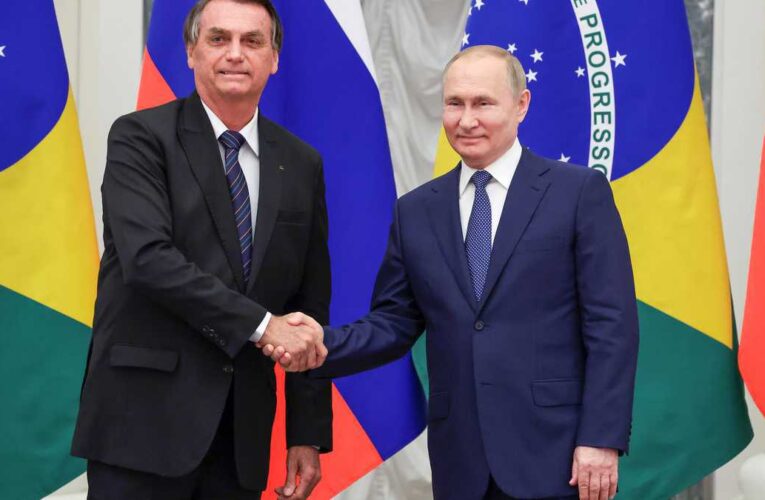 Bolsonaro negocia con Rusia comprar diésel más barato