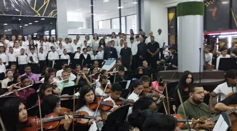 300 artistas guaireños le rindieron homenaje a la música venezolana