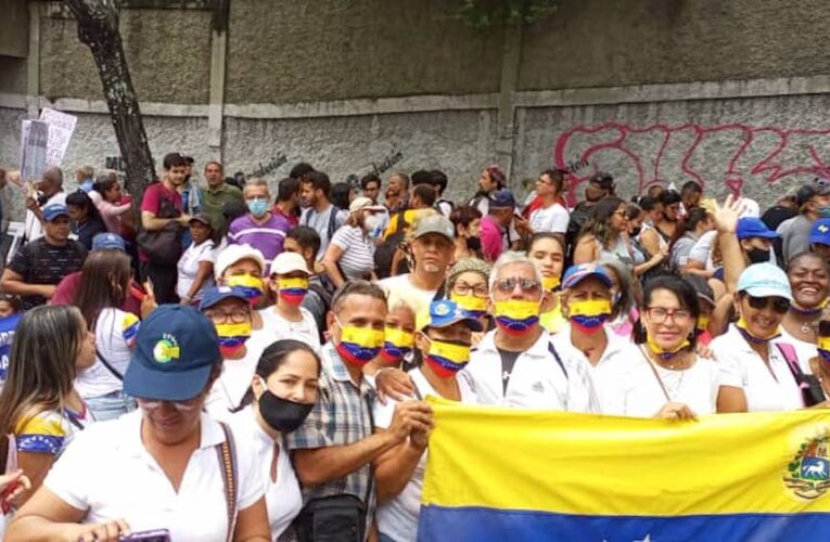 Maestros de Vargas protestaron en Caracas