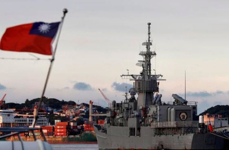 Taiwán prueba sistemas de defensas y China prolonga maniobras militares