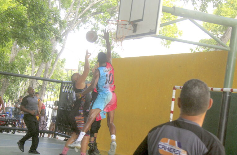 Torneo de baloncesto sub21 arrancó en La Juanita
