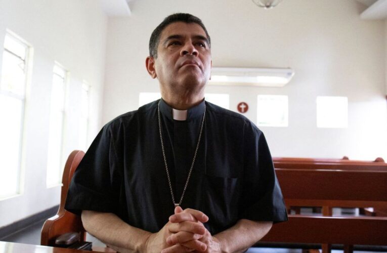 Arrestan al obispo Rolando Álvarez en Nicaragua