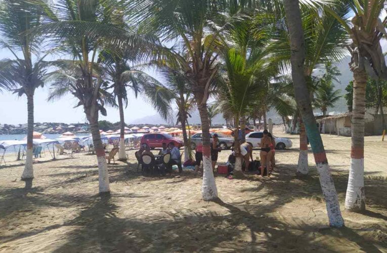 Playa Sheraton es recuperada por los comerciantes playeros