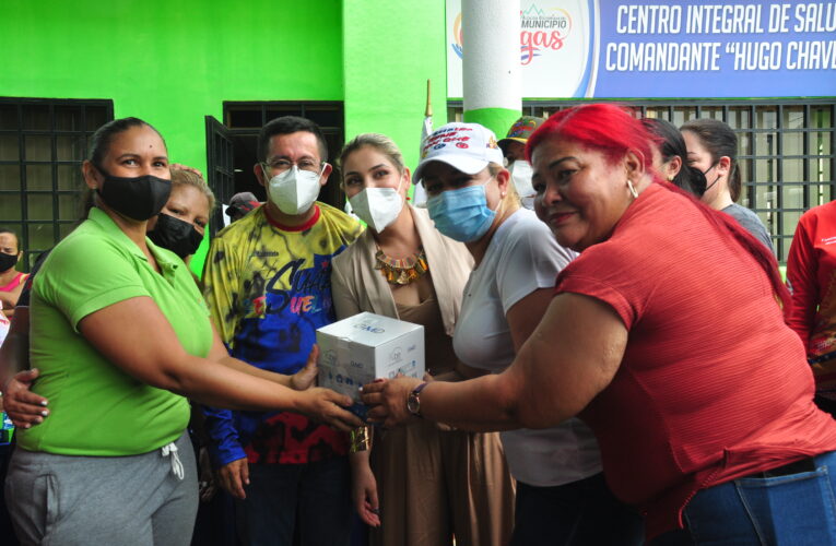 Alcalde Suárez entregó insumos médicos a trabajadores de las misiones