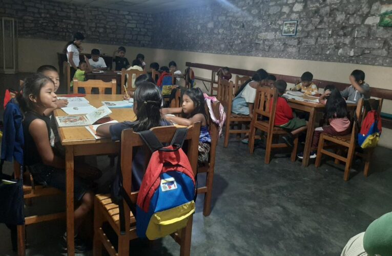Iglesia católica refuerza la escolarización de la etnia pemón en Kavanayén