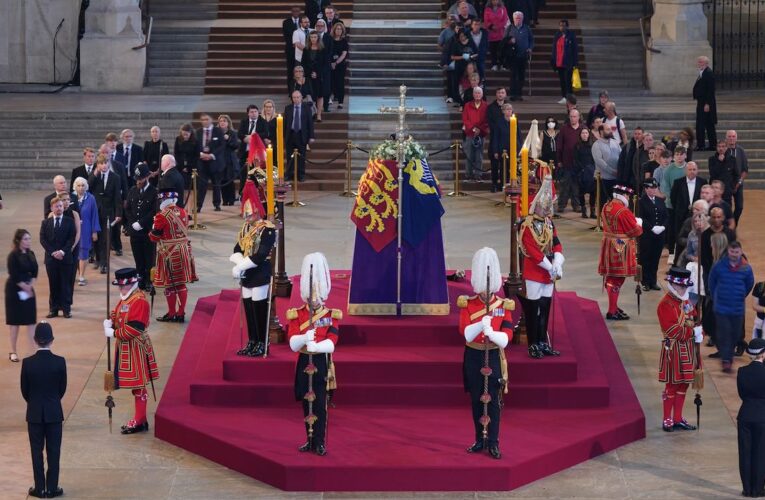 Miles de personas darán su último adiós a Isabel II