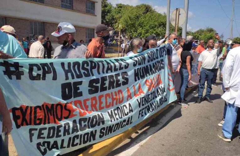 Psuvistas chocaron con protesta de salud