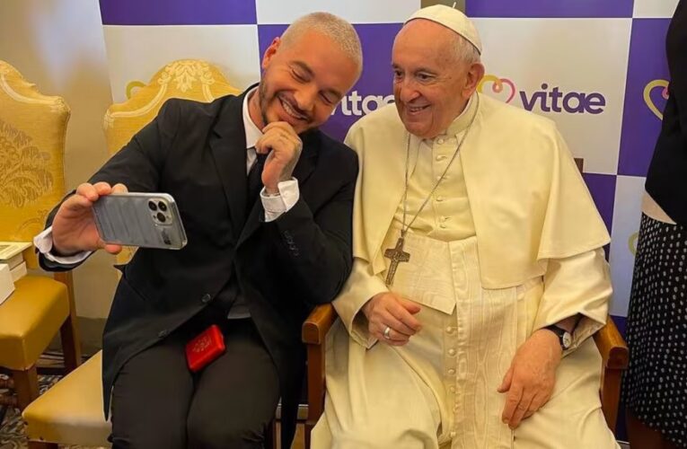 J Balvin se reunió con el Papa Francisco