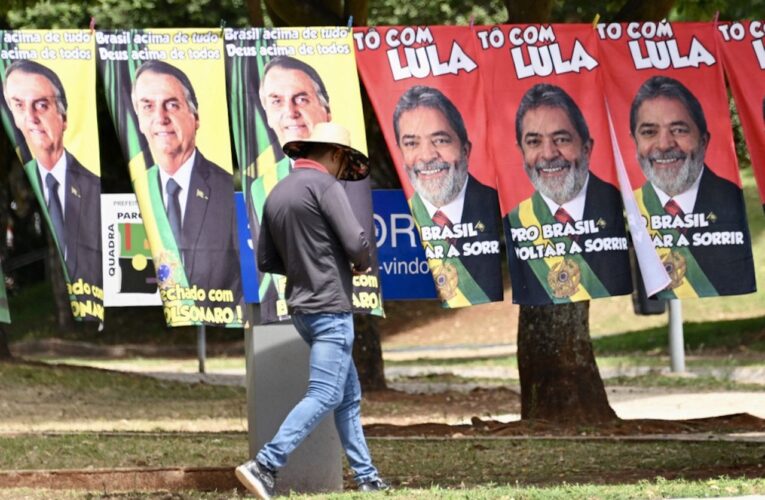 Lula da Silva y Bolsonaro se miden este domingo en las urnas