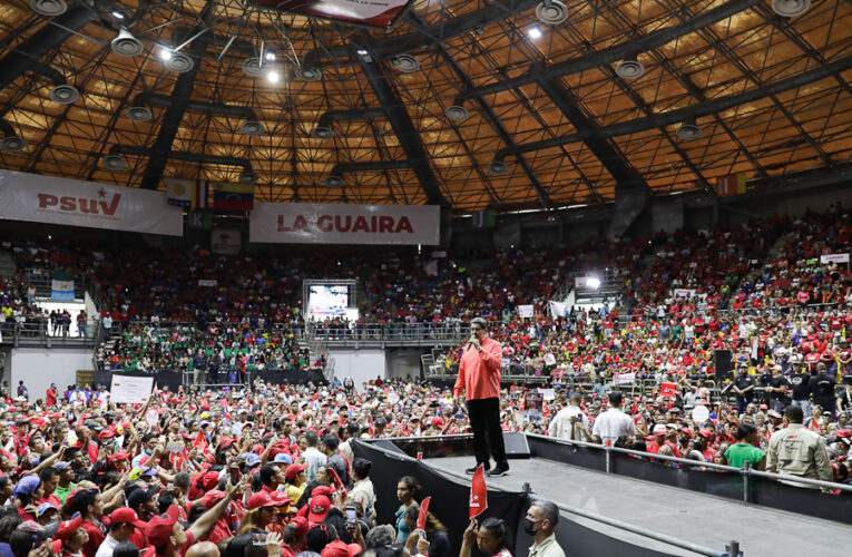 Maduro no desestima adelanto de elecciones presidenciales