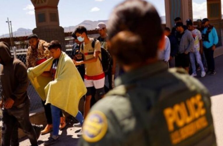 Denuncian maltrato de policías mexicanos contra migrantes venezolanos