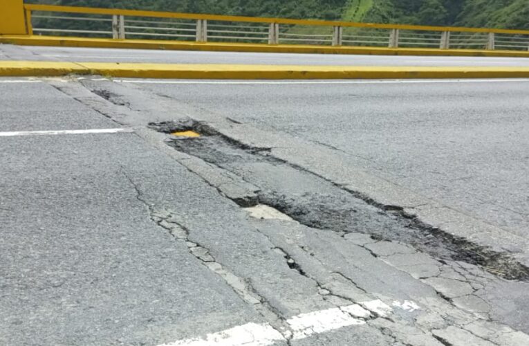 Sancionan a conductores de la Caracas-La Guaira