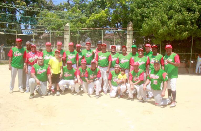 Vilacha se coronó en el softbol súper máster de Caraballeda