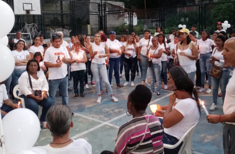 Realizan vigilia por los desaparecidos en San Andrés