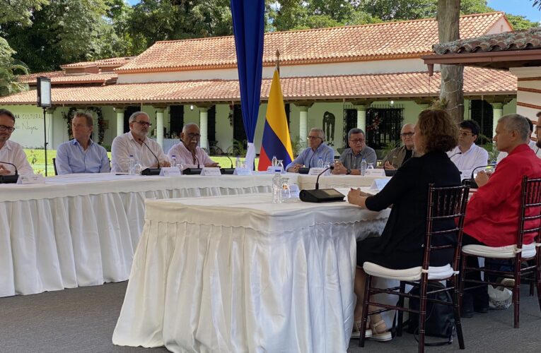 Gobierno colombiano y ELN reanudarán diálogo en noviembre
