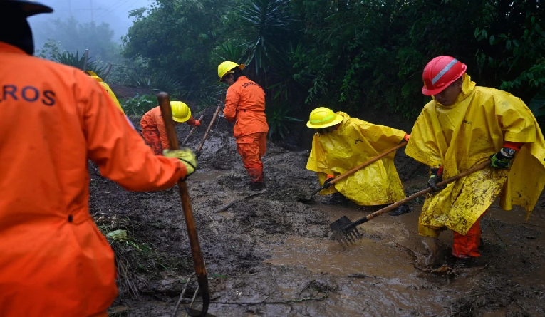 Huracán Julia deja casi 30 fallecidos en Centroamérica