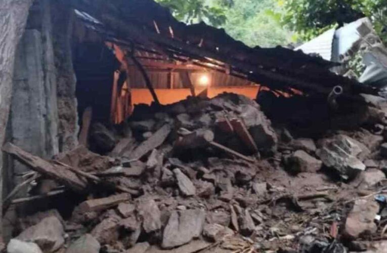 30 familias afectadas por deslizamientos en Chichiriviche