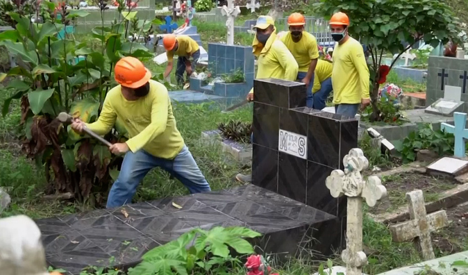 Guerra contra los Maras en El Salvador llega a los cementerios