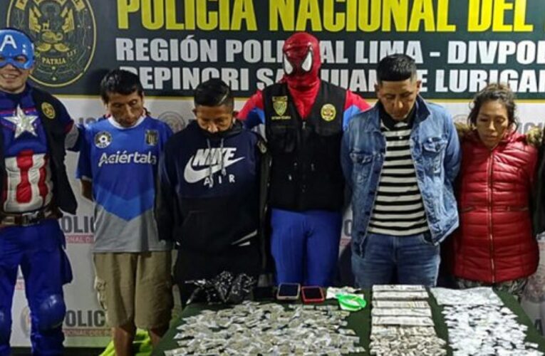 Policías de Perú se disfrazan de Avengers y capturan vendedores de droga