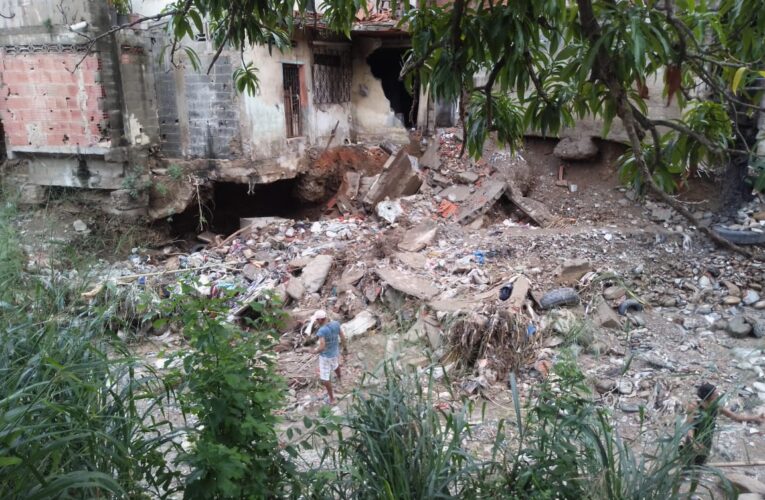 18 viviendas en riesgos por crecida del río Curucutí