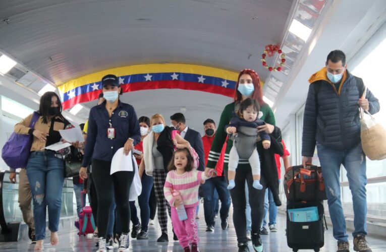 385 connacionales regresaron al país en vuelos de Conviasa