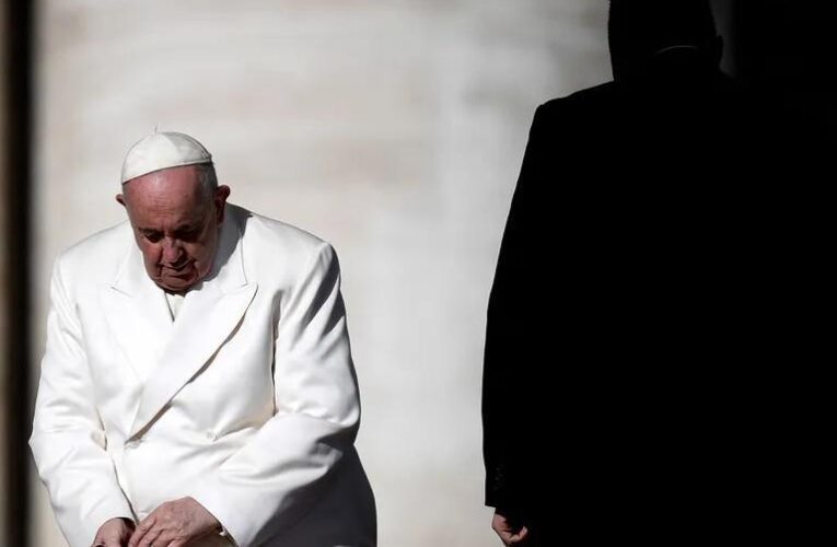 Papa pide agilizar los juicios por violencia en contra de la mujer