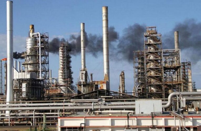 Refinería de Amuay detiene la producción de gasolina