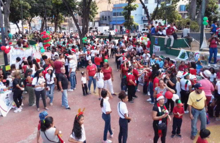 Nacimiento viviente en la plaza Darío Vivas