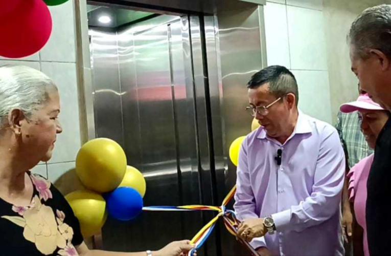 Alcaldía de Vargas rehabilitó el ascensor del edificio Zulia