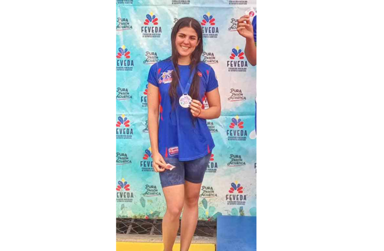 Guaireños resaltan en la competencia nacional de natación Feveda
