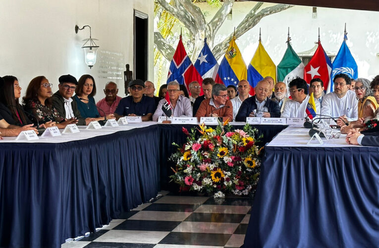 Concluye la reunión entre las delegaciones del Gobierno colombiano y el ELN