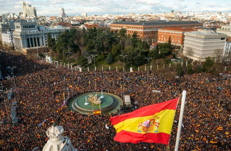 Más de 30mil personas se concentran en Madrid contra el Gobierno de Sánchez