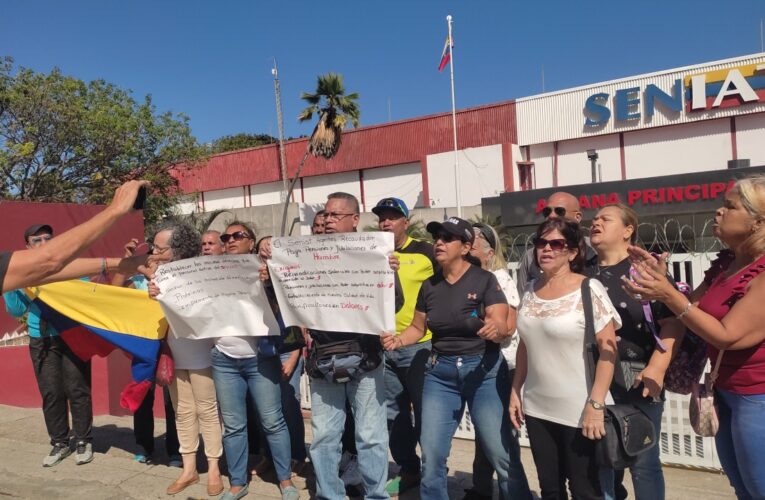 Pensionados del Seniat protestan en demanda de salarios justos y beneficios
