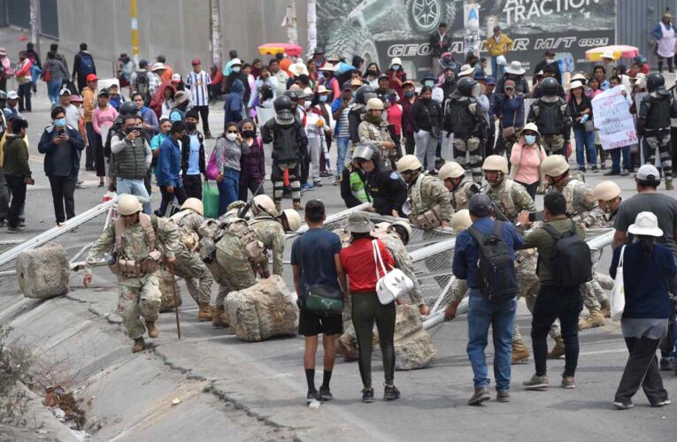 Protestas en Perú contra el Gobierno dejan 42 muertos y 329 detenidos