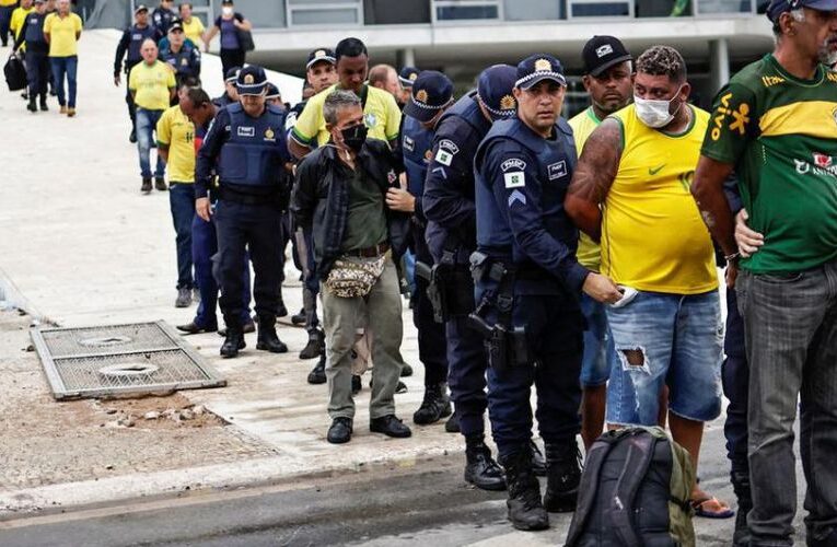 1.500 detenidos por intento de golpe de Estado en Brasil