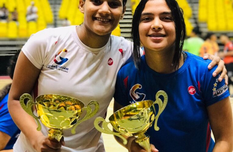 Mágicos conquistó dos trofeos en futsal femenino regional
