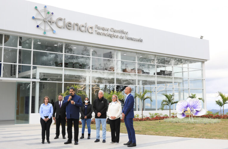 Maduro inauguró el primer Parque Científico Tecnológico
