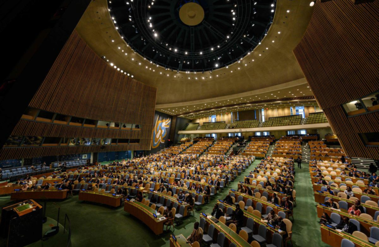 La Asamblea General de la ONU pide fin de la guerra y retirada rusa de Ucrania