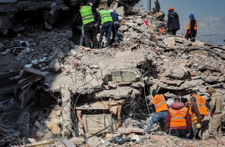 Más de 33 mil muertos por los terremotos en Turquía y Siria