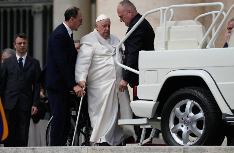 Hospitalizan al Papa Francisco por problemas cardíacos y respiratorios
