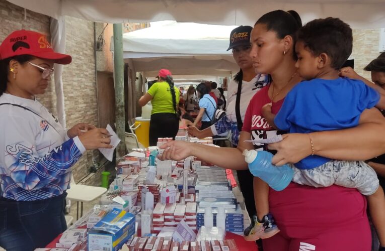 Benefician a 4.120 habitantes de San Antonio de Las Flores en jornada Sol de Vargas