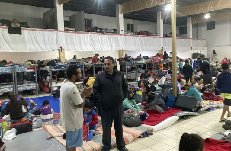 Colapsan albergues en la frontera de México y EEUU con llegada de venezolanos