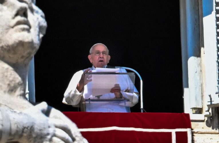 Papa Francisco pide se detenga a “los traficantes de seres humanos”