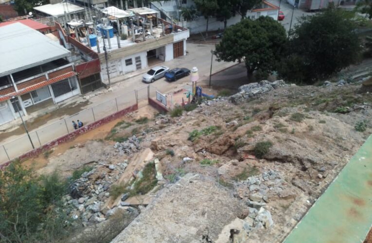 Temen nuevo derrumbe del estadio de Marapa Marina