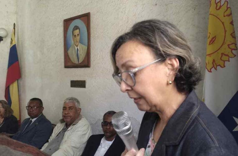 Carmen Mujica: La atención médica está amenazada por el éxodo de profesionales