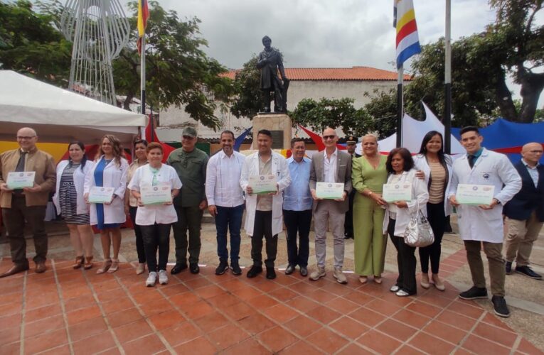 14 médicos guaireños fueron condecorados en su día en Sesión de la Cámara Municipal