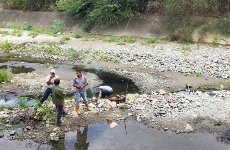 Gerente de Hidrocapital evalúa el sistema de agua en Marapa El Piache