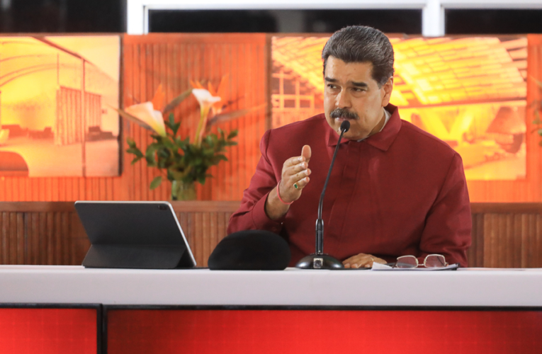 Maduro llama a la ofensiva para desmantelar la corrupción
