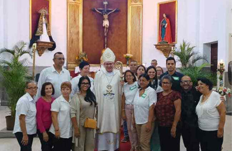 9 adultos recibieron el sacramento de la confirmación en Macuto